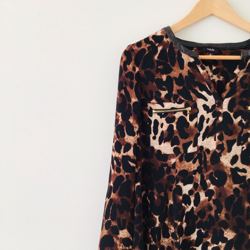 🐆🥂{Rafaella} EUC Cheetah Print A-Line Fit & Flare Metal Hardware Sheer Blouse
